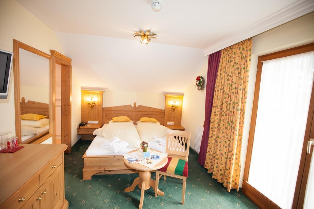 Alpenresidenz Trisanna Bed & Breakfast Ischgl Exterior photo